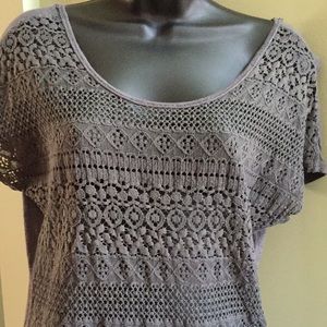 10 / $10 Aerie gray top with a patterned see thru front design